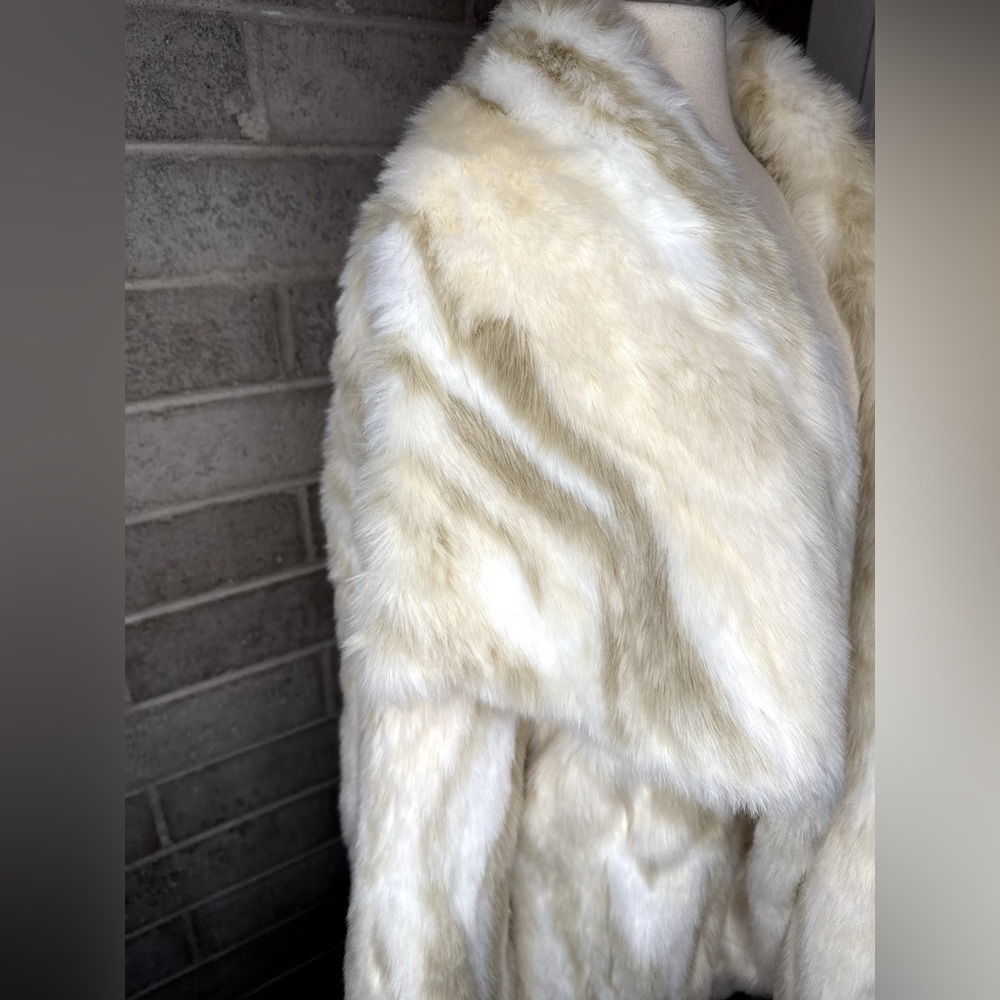 Donna Salyers Fabulous-Furs Ivory Faux Fur Coat Women’s 3X Plush Winter Jacket - Picture 6 of 13